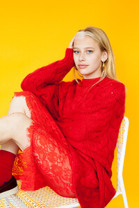 Head-to-toe-red-Tia-Jonsson-Harling-Ross-Edith-Young-Man-Repeller-October-2017-1428.thumb.jpg.13f1272b949a0b5fbd0527c8b8829507.jpg