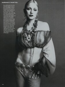 Head_Meisel_US_Vogue_October_1992_03.thumb.jpg.d0e9ae911f76ec9e7c88152cfdbf034b.jpg