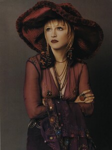Head_Meisel_US_Vogue_October_1992_04.thumb.jpg.33fa96e48224a1f9b76ad6b5ee724710.jpg