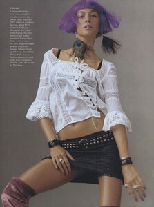 House_Meisel_US_Vogue_December_1999_05.thumb.jpg.6d607c2c8c703b75e4b38f59a21ff153.jpg