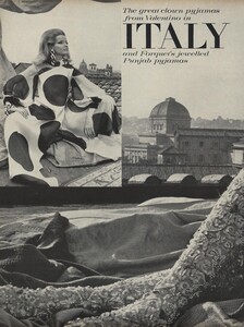 Italy_Rubartelli_US_Vogue_April_1st_1967_01.thumb.jpg.eea36a3accfdada8493ace210922f023.jpg