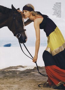 Jean_Roy_US_Vogue_June_2007_05.thumb.jpg.80fa66516bd608428ef07dd4bf6a35f2.jpg