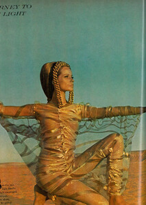 Journey_Rubartelli_US_Vogue_April_1st_1967_02.thumb.jpg.b57c289c5a9410b2b330152fcdfa1a40.jpg