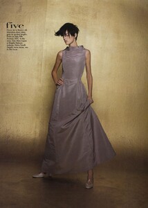 Knight_US_Vogue_February_1996_06.thumb.jpg.935e17b54ca2a3d6821deb3b4123e3d3.jpg