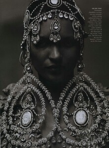 Leibovitz_US_Vogue_October_1999_07.thumb.jpg.100bc128ea8aaacf66fce7c626a748b2.jpg