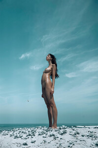Lina-Lorenza-by-Adrian-Shields-4.thumb.jpg.8b7002e371d70156922fb5c4eecc7355.jpg
