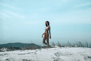 Lina-Lorenza-by-Adrian-Shields-8.thumb.jpg.7588eb8f0e74a6c1a2793c7844408e4e.jpg
