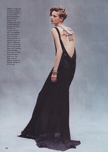 Lindbergh_US_Vogue_December_1997_09.thumb.jpg.119164d71b7dc3df900dfee3900ccae6.jpg