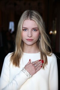 Lottie-Moss-Pledged-Allegiance-Her-Glamorous-Look.jpg