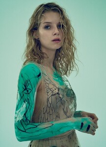Lottie_Moss_016.jpg