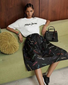 Marc-Jacobs-The-Logo-T-Shirt.jpg