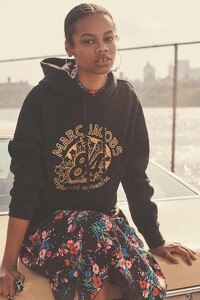 Marc-Jacobs-The-hoodie-black.jpg