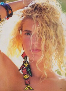 Maser_US_Vogue_June_1986_04.thumb.jpg.52ced980f7fb6f47848c79d82f6f959b.jpg