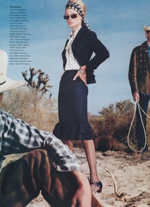 Meisel_US_Vogue_April_2000_10.thumb.jpg.4280f886a1c21bd73719deaf00daa8d4.jpg