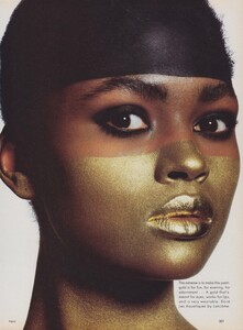 Metals_Penn_US_Vogue_May_1985_04.thumb.jpg.a389c53dda79b8b0ee667ef7ae159b8e.jpg