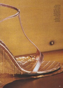 Metzner_US_Vogue_December_1997_02.thumb.jpg.26f124831cc00c89582cb97d864967b4.jpg