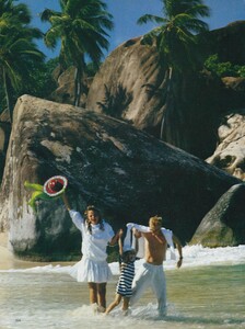 Metzner_US_Vogue_July_1987_01.thumb.jpg.295447e22092ab1434f089d6b8edb8f3.jpg