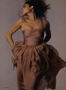 Milan_Maser_US_Vogue_January_1988_14.thumb.jpg.35c70fa7fefb6ef04428ec97eab48882.jpg