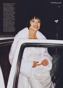 Mink_Hanson_US_Vogue_November_1994_06.thumb.jpg.e7c0dfc9954fd301fc06e480942746b8.jpg