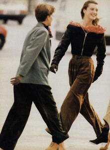 Paris_Kirk_US_Vogue_January_1988_03.thumb.jpg.9f9cfeec98350c841ce998a593b68be9.jpg