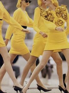 Paris_Kirk_US_Vogue_January_1988_05.thumb.jpg.5c6e1f7601e60a8a51b3ffd241259856.jpg