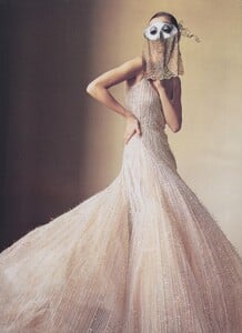 Penn_US_Vogue_April_2000_02.thumb.jpg.209aafc95b114ae49f94e14fdca367af.jpg
