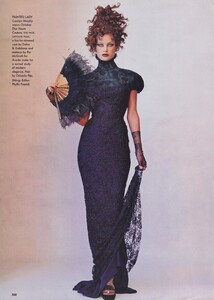 Penn_US_Vogue_December_1997_07.thumb.jpg.a74a7040fdf49f5fba13815c864c92f1.jpg