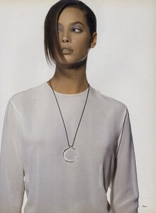 Penn_US_Vogue_January_1988_06.thumb.jpg.d9dd7769323eca3b34c0989ee51cc64b.jpg