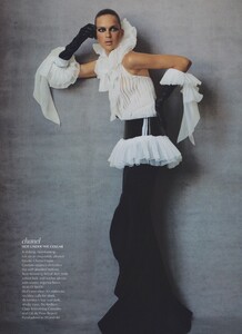 Penn_US_Vogue_October_2003_05.thumb.jpg.6238a65b7eb6dbe148193ed891f9fa0e.jpg