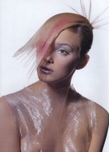 Quick_Penn_US_Vogue_April_1994_02.thumb.jpg.972c74dd9506f83616a94e3f28de09e4.jpg