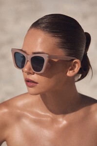 S2092817-ST-BIG-CAT-SUNGLASSES-NUDE-SCANLANTHEODORE-1A_result.jpg