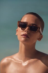 S2092818-ST-SLIM-CAT-SUNGLASSES-HONEY-SCANLANTHEODORE-1A.jpg