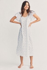 Sashi-Dress-Soft-Blue-2_e09eef03-e0fb-46c7-a44c-840b482c20a3.jpg