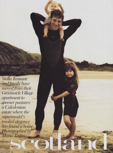 Scoland_Testino_US_Vogue_October_2005_01.thumb.jpg.d65cac5bbcedc8a444f980260a685016.jpg