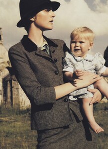 Scoland_Testino_US_Vogue_October_2005_16.thumb.jpg.02344449ac5d5a1534e5f80fc2318119.jpg