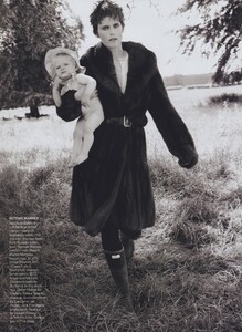 Scoland_Testino_US_Vogue_October_2005_17.thumb.jpg.8ff0a0ef90d1e12295f07c8b61fb6a0f.jpg