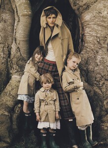 Scoland_Testino_US_Vogue_October_2005_18.thumb.jpg.7d28d7fad50a1c64362d34123df45660.jpg