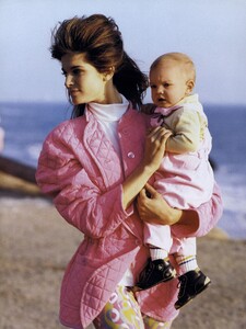 Snyder_US_Vogue_April_1991_03.thumb.jpg.ed8008592ea73e858c16d03033329ce5.jpg