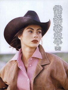 Snyder_US_Vogue_January_1991_01.thumb.jpg.460dc08b2b7cb6b1e6d92769b4fd7069.jpg