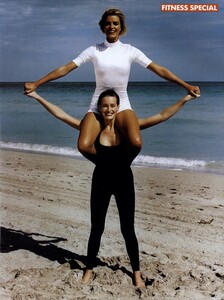 Stretching_Newton_US_Vogue_April_1991_08.thumb.jpg.d4b7acd2ba1db52e6e66c667d10fc4d8.jpg