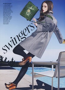 Swingers_Meier_US_Vogue_August_2007_01.thumb.jpg.43686c71945085306d732dcb8b633e31.jpg