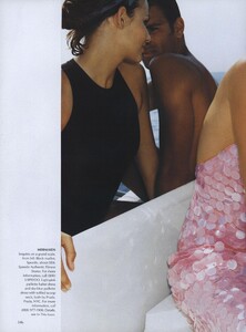 Testino_US_Vogue_December_1999_05.thumb.jpg.7e6e935ced2739c87cdda5ee62a5df31.jpg