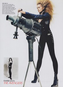 VH1_US_Vogue_November_2003_14.thumb.jpg.2c0ea796ac10f87fa38c75f8f767231a.jpg