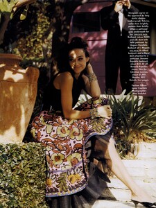 Vadukul_US_Vogue_February_1991_06.thumb.jpg.9fff235f339bbb4d1d9a0c9da09d3e81.jpg