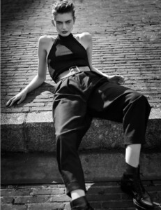 Vestalmag-HANNA7.thumb.jpg.967a6e556423c5e7ba251c78b468f6ff.jpg