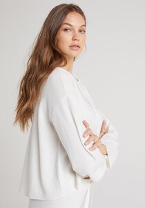 W4743-C55-300_PEARL-WHITE_02.jpg