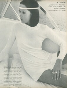 Young_Parkinson_US_Vogue_January_15th_1969_06.thumb.jpg.d3be744f5d541c9d9281eee66a102d68.jpg