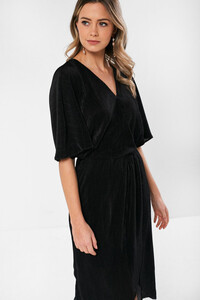 _plisse_dress_in_black-5.jpg