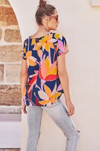 aaa_S20C_bbb_style_MELODY-TOP_ccc_print_Tropical-Navy-6_result.jpg