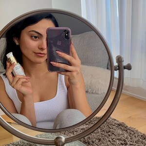 camila-mendes-02-05-2021-4.jpg